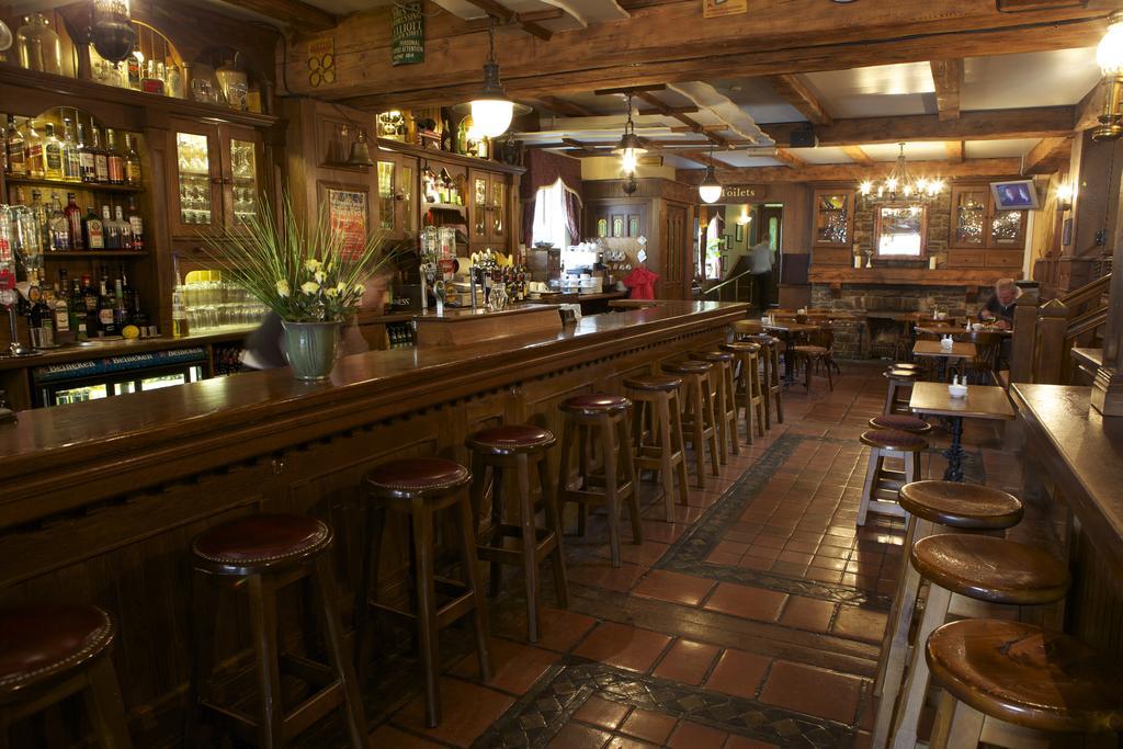 Leens Hotel Abbeyfeale Esterno foto
