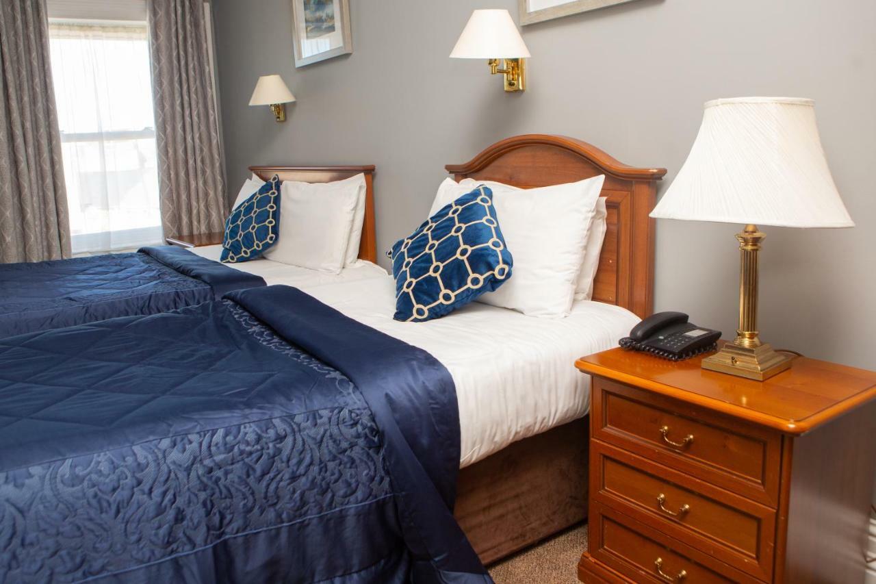 Leens Hotel Abbeyfeale Esterno foto