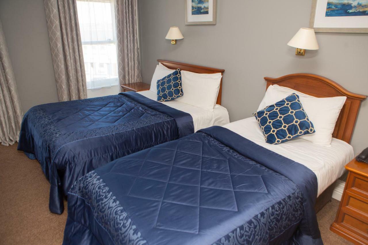 Leens Hotel Abbeyfeale Esterno foto